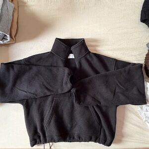 Aritiza zip up sweater